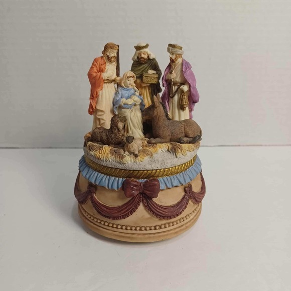 Vintage Nativity Scene Music Box Three Kings Made in Taiwan Holiday Decor - Picture 1 of 6